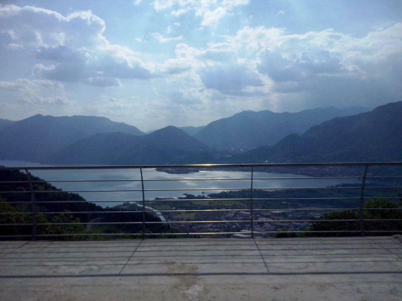 بيسوني Agriturismo Alveare Sul Lago المظهر الخارجي الصورة