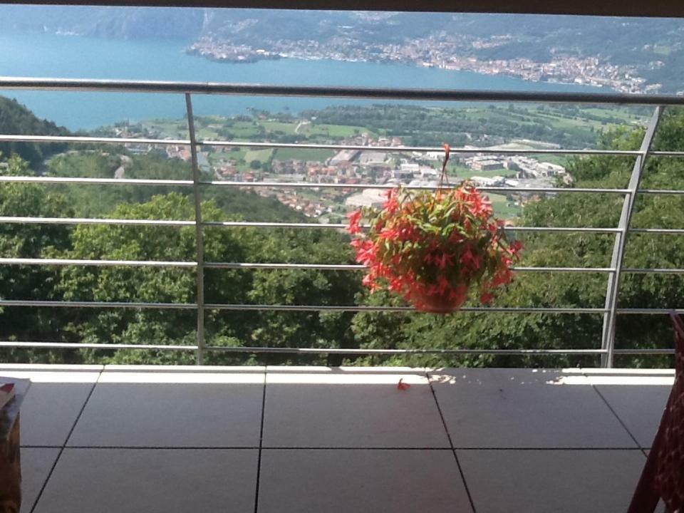 بيسوني Agriturismo Alveare Sul Lago المظهر الخارجي الصورة
